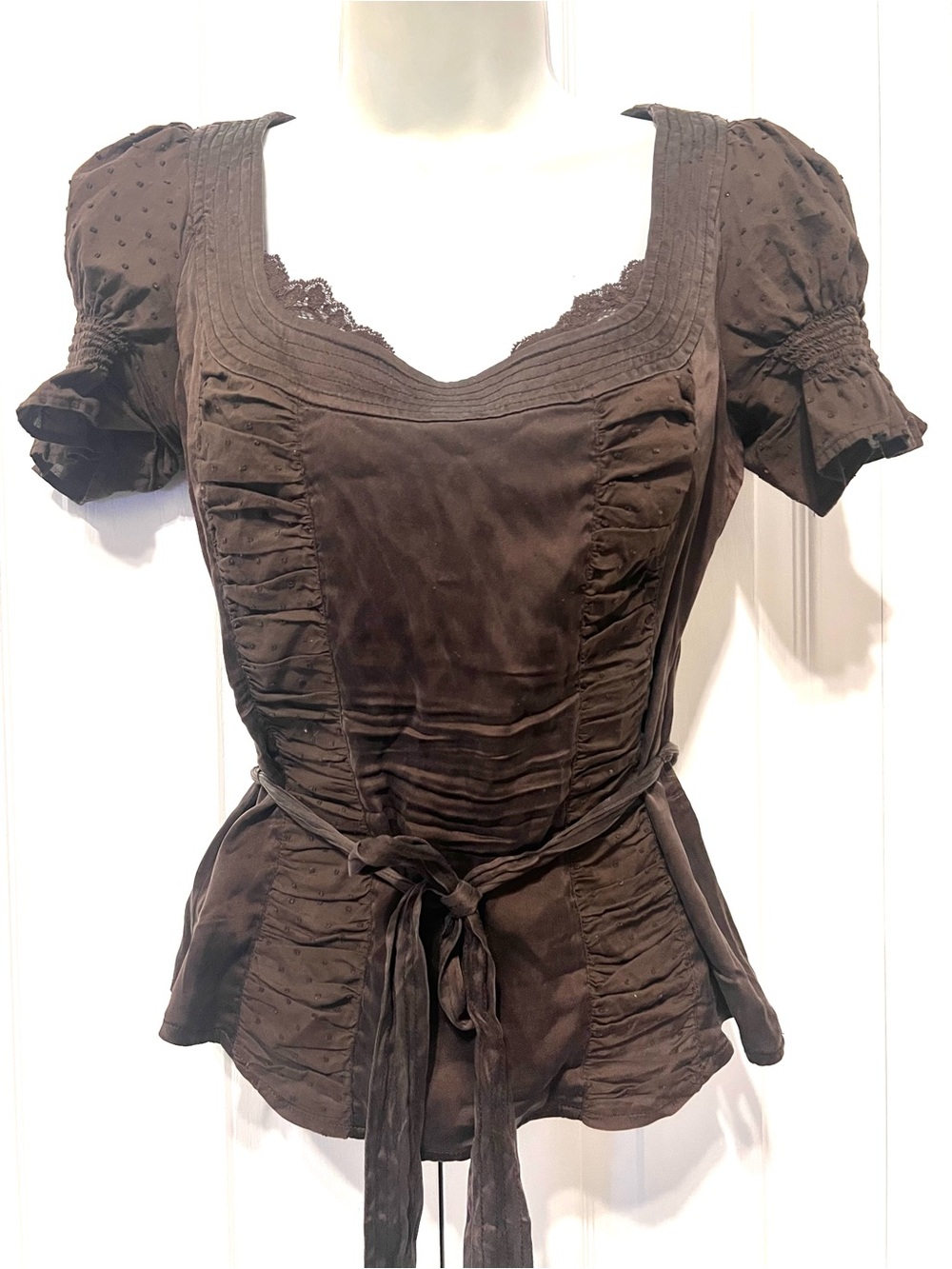 bebe Chocolate Brown Short Puffy Sleeves Tie-Waist Peasant Top-Medium-Zip side